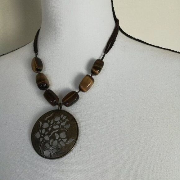 Avon Brass Floral Cutout Medallion Pendant Tiger's Eye Beaded Necklace - Picture 2 of 11